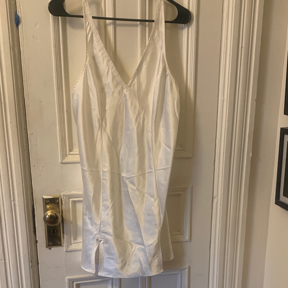 La SENZA White Satin V-Neck Slip